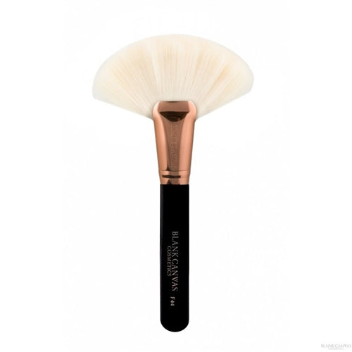 BC F44 Jumbo Highlighter Fan Brush