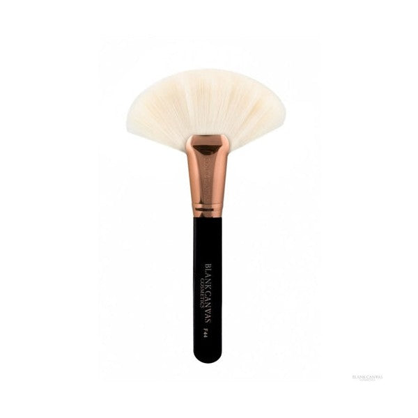 BC F44 Jumbo Highlighter Fan Brush