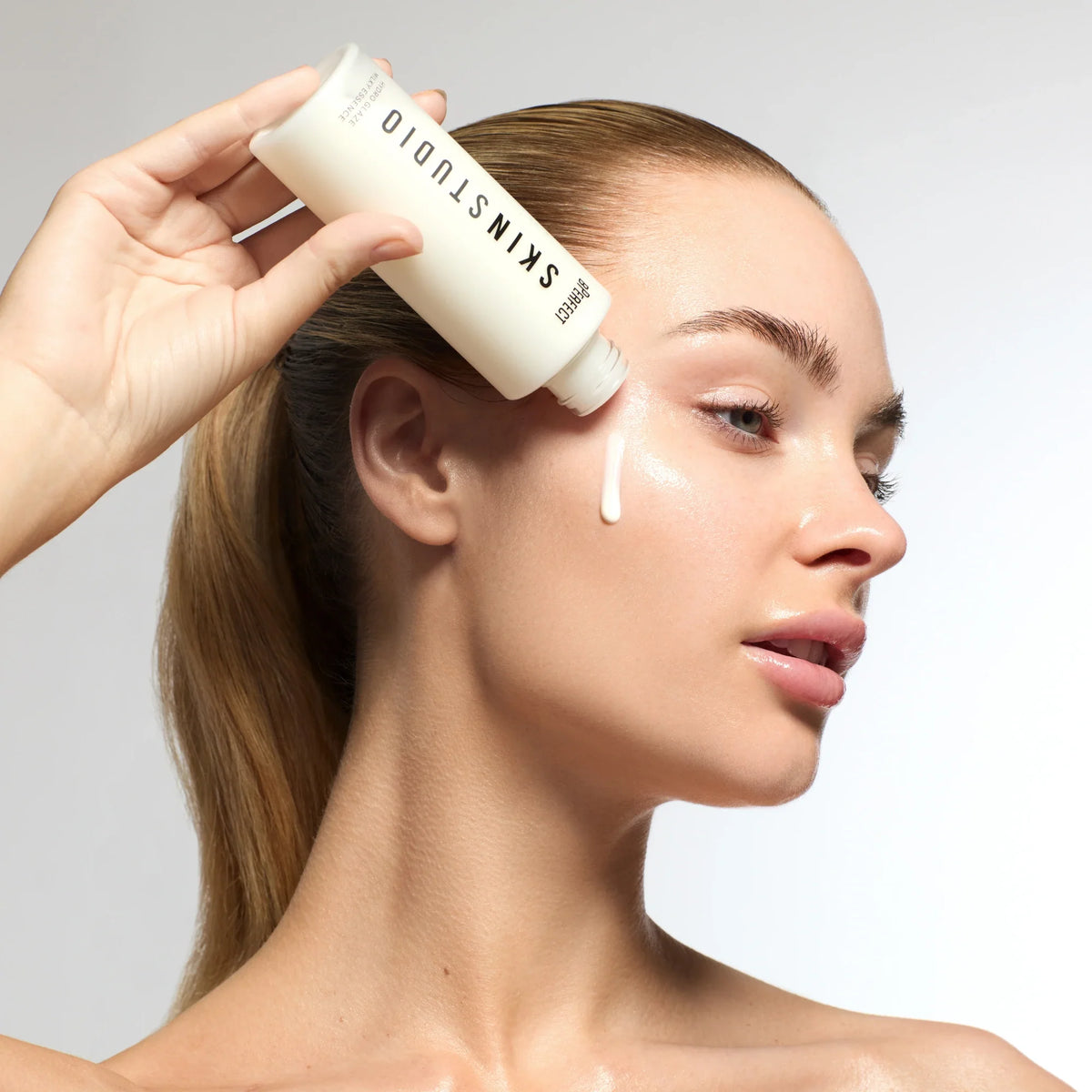 Skin Studio Hydro Glaze Milky Essence